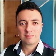 profesor de diseño gráfico imparte clases a todas las edades